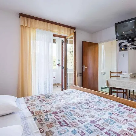 Διαμέρισμα Studio In Porec/istrien 10169 *